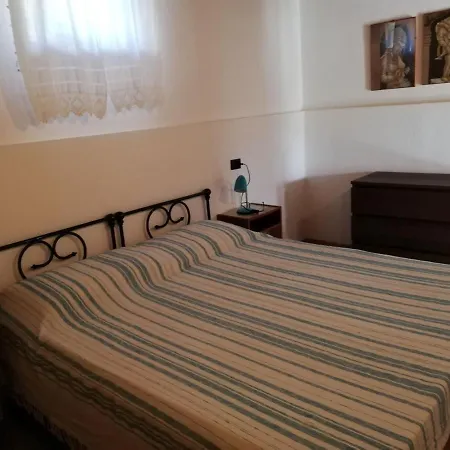 200 Metri Dalla Con Giardino Apartman *